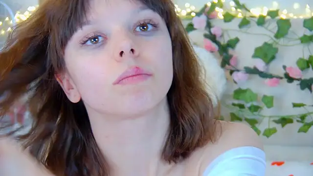 Snapshot of ElisabethDavis chatting on 24, 4, 2026 ElisabethDavis online show from 24, 4, 2026
