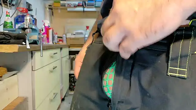 Snapshot of Nikeyone2 chatting on 19, 12, 2024 Nikeyone2 online show from 19, 12, 2024