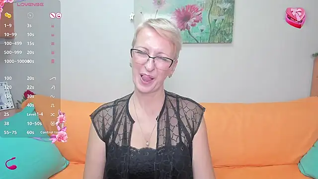 Snapshot of iamyourdream89 chatting on 17, 12, 2024 iamyourdream89 online show from 17, 12, 2024