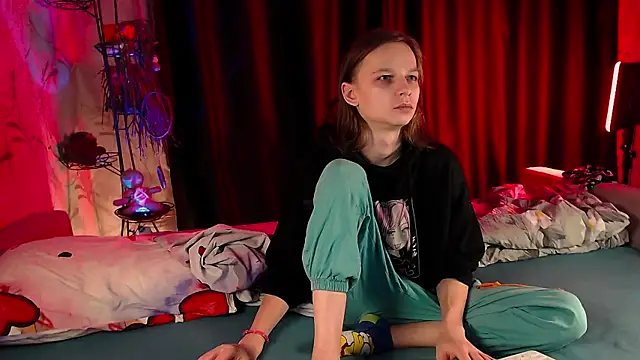 Snapshot of Frank_Fraer chatting on 19, 12, 2024 Frank Fraer online show from 19, 12, 2024