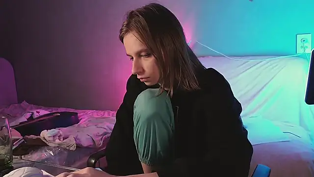 Snapshot of Frank_Fraer chatting on 23, 12, 2024 Frank Fraer online show from 23, 12, 2024