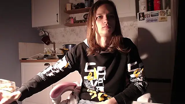 Snapshot of Frank_Fraer chatting on 18, 9, 2025 Frank Fraer online show from 18, 9, 2025