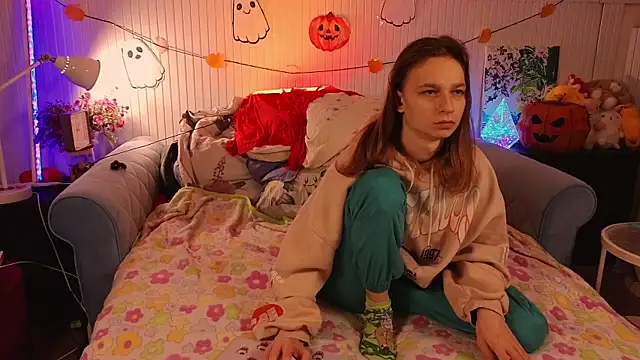 Snapshot of Frank_Fraer chatting on 28, 10, 2025 Frank Fraer online show from 28, 10, 2025