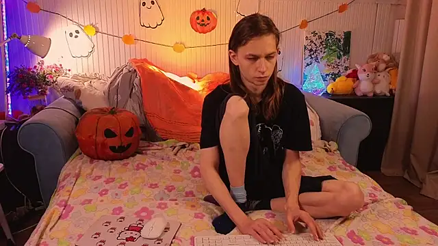 Snapshot of Frank_Fraer chatting on 2, 11, 2025 Frank Fraer online show from 2, 11, 2025