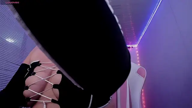 Snapshot of lucykinky22 chatting on 13, 2, 2025 lucykinky22 online show from 13, 2, 2025