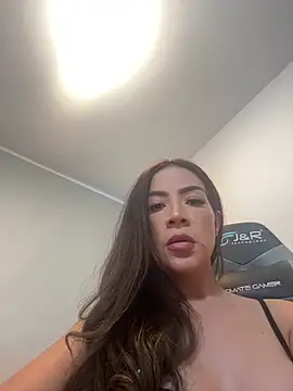 lizzhernandez 01 online show from 30, 1, 2025