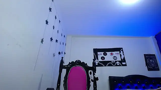 Snapshot of pinky_violeta chatting on 19, 12, 2024 pinky violeta online show from 19, 12, 2024