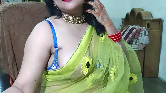 Snapshot of Cute_Mahi22 chatting on 11, 9, 2025 Cute Mahi22 online show from 11, 9, 2025