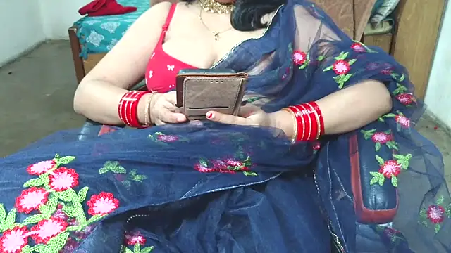 Snapshot of Cute_Mahi22 chatting on 5, 10, 2025 Cute Mahi22 online show from 5, 10, 2025