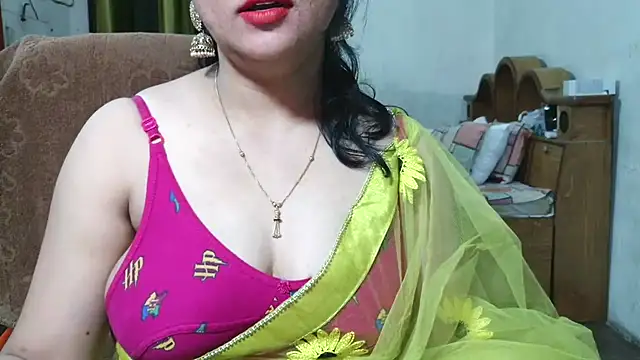 Snapshot of Cute_Mahi22 chatting on 13, 10, 2025 Cute Mahi22 online show from 13, 10, 2025