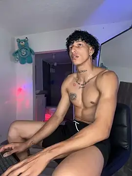 Snapshot of mike_casseano chatting on 8, 11, 2025 mike casseano online show from 8, 11, 2025