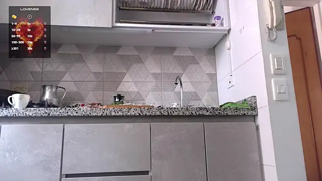 mini kunis online show from 6, 12, 2024