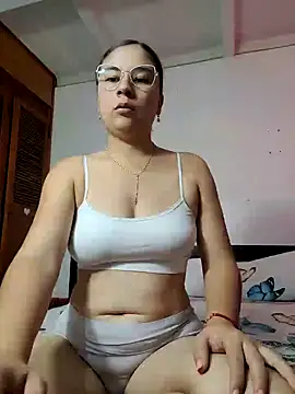 Snapshot of selena_gomez2 chatting on 17, 3, 2025 selena gomez2 online show from 17, 3, 2025