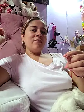 Snapshot of selena_gomez2 chatting on 6, 2, 2026 selena gomez2 online show from 6, 2, 2026