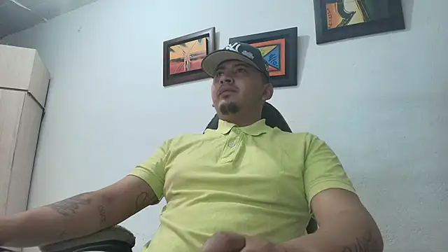 Snapshot of myke_andrade chatting on 28, 10, 2025 myke andrade online show from 28, 10, 2025
