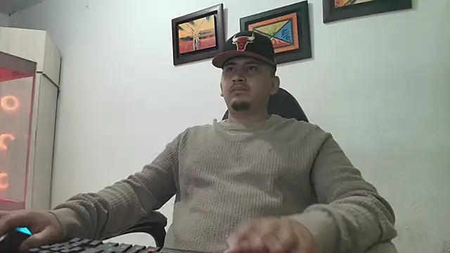 Snapshot of myke_andrade chatting on 14, 11, 2025 myke andrade online show from 14, 11, 2025