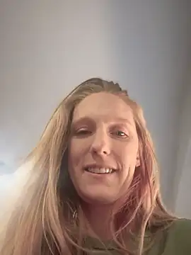 Snapshot of GoldenFlameGoddess chatting on 20, 2, 2025 GoldenFlameGoddess online show from 20, 2, 2025