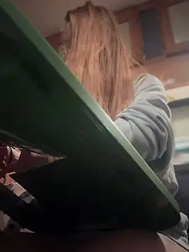 Snapshot of GoldenFlameGoddess chatting on 5, 3, 2025 GoldenFlameGoddess online show from 5, 3, 2025