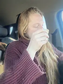 Snapshot of GoldenFlameGoddess chatting on 6, 3, 2025 GoldenFlameGoddess online show from 6, 3, 2025