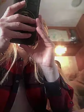 Snapshot of GoldenFlameGoddess chatting on 10, 3, 2025 GoldenFlameGoddess online show from 10, 3, 2025