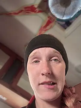 Snapshot of GoldenFlameGoddess chatting on 11, 3, 2025 GoldenFlameGoddess online show from 11, 3, 2025