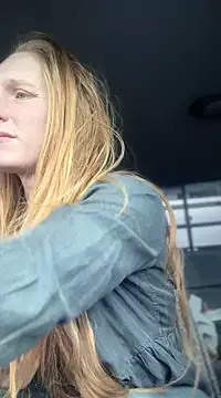 Snapshot of GoldenFlameGoddess chatting on 19, 3, 2025 GoldenFlameGoddess online show from 19, 3, 2025