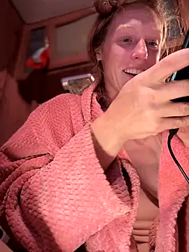 Snapshot of GoldenFlameGoddess chatting on 13, 9, 2025 GoldenFlameGoddess online show from 13, 9, 2025