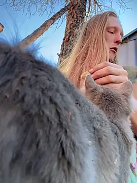 Snapshot of GoldenFlameGoddess chatting on 26, 9, 2025 GoldenFlameGoddess online show from 26, 9, 2025