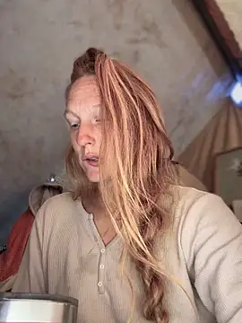 Snapshot of GoldenFlameGoddess chatting on 26, 9, 2025 GoldenFlameGoddess online show from 26, 9, 2025