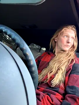 Snapshot of GoldenFlameGoddess chatting on 30, 9, 2025 GoldenFlameGoddess online show from 30, 9, 2025