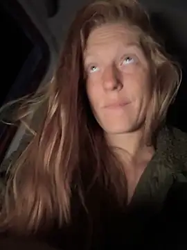 Snapshot of GoldenFlameGoddess chatting on 13, 11, 2025 GoldenFlameGoddess online show from 13, 11, 2025