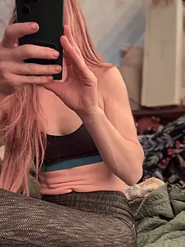 Snapshot of GoldenFlameGoddess chatting on 22, 11, 2025 GoldenFlameGoddess online show from 22, 11, 2025