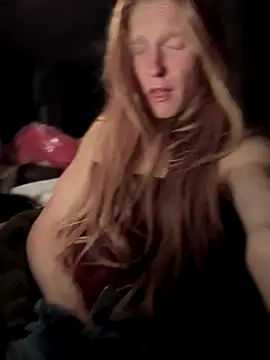 Snapshot of GoldenFlameGoddess chatting on 2, 12, 2025 GoldenFlameGoddess online show from 2, 12, 2025