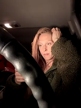 Snapshot of GoldenFlameGoddess chatting on 3, 12, 2025 GoldenFlameGoddess online show from 3, 12, 2025