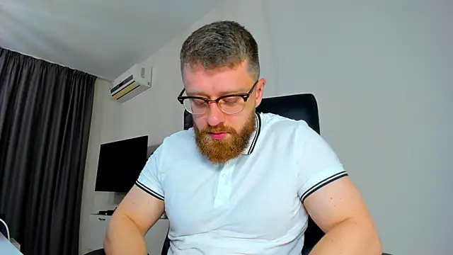 Findom guy online show from 19, 4, 2026