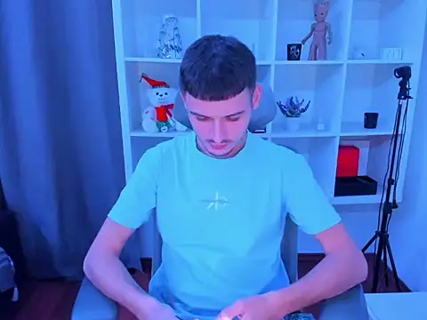 Snapshot of andboyfor6 chatting on 15, 12, 2025 andboyfor6 online show from 15, 12, 2025