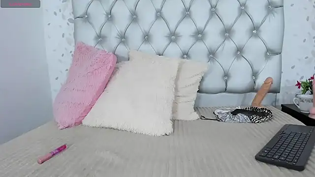 Snapshot of catiaeva chatting on 3, 2, 2025 catiaeva online show from 3, 2, 2025