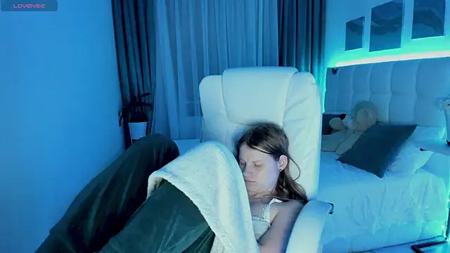 Kathlyn  Heath online show from 14, 2, 2025