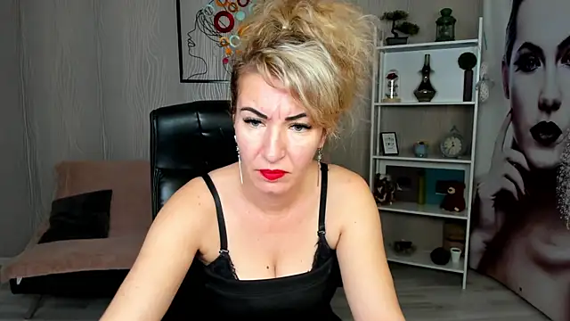 Cassandra Hotty online show from 10, 1, 2025