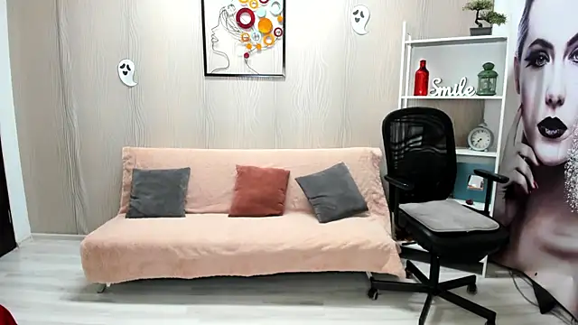 Cassandra Hotty online show from 11, 11, 2025