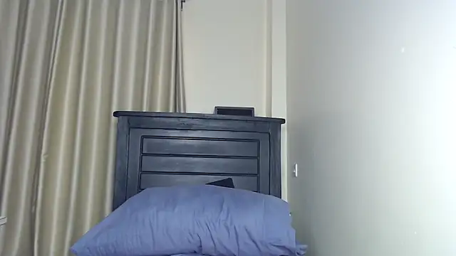 Snapshot of NIKKIE_LOVE chatting on 11, 11, 2025 NIKKIE LOVE online show from 11, 11, 2025