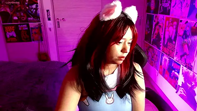 Snapshot of Emmachan19 chatting on 24, 11, 2025 Emmachan19 online show from 24, 11, 2025