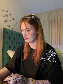  Chlo  e online show from 15, 2, 2025