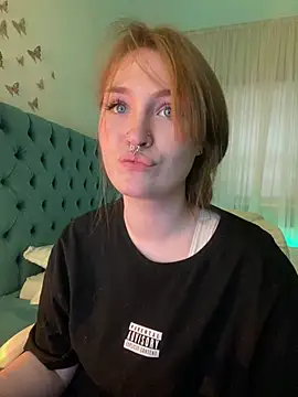  Chlo  e online show from 1, 3, 2025