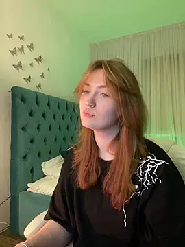  Chlo  e online show from 6, 3, 2025