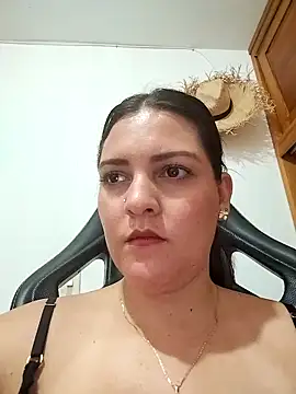 Mia Hampton online show from 18, 9, 2025