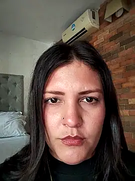 Mia Hampton online show from 4, 10, 2025