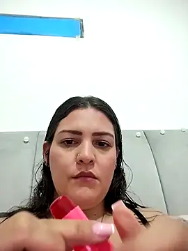 Mia Hampton online show from 5, 4, 2026