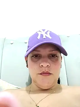 Mia Hampton online show from 11, 4, 2026