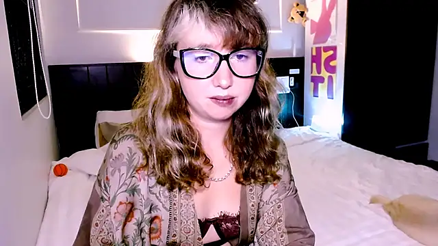 Cosmo Riri online show from 26, 10, 2025